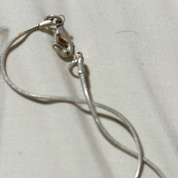 Dazzling handcrafted 18” necklace and earrings set- iridescent mermaid like - Picture 5 of 6